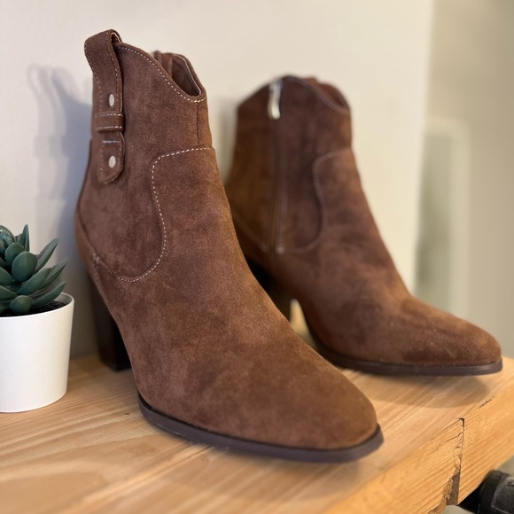 SHEIN Women’s Velvet Side Zipper Western Boots | Size 38 - Picture 3 of 8